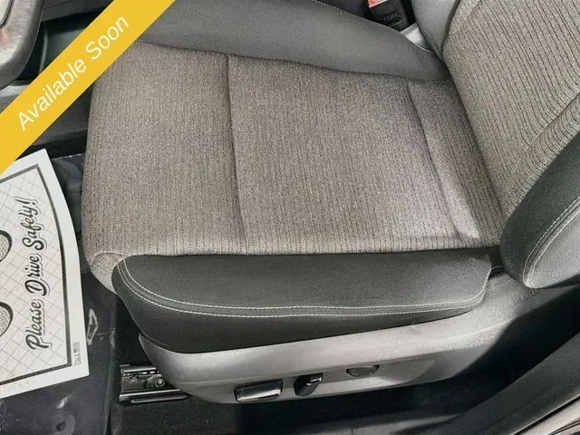 2021 Nissan Rogue SV - Photo 18
