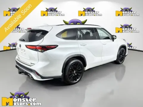 More photos of 2024 Toyota Highlander XSE at Monster Motors - Jackson, MI, MI