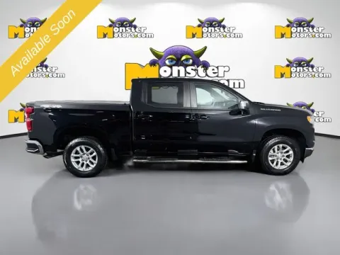 More photos of 2022 Chevrolet Silverado 1500 LT at Monster Motors - Jackson, MI, MI