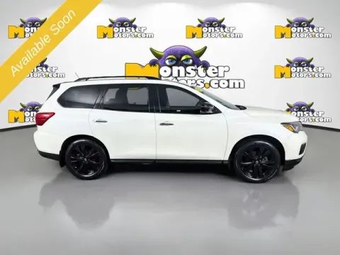 More photos of 2018 Nissan Pathfinder SL at Monster Motors - Jackson, MI, MI