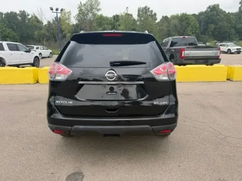 More photos of 2016 Nissan Rogue SL at Monster Motors - Jackson, MI, MI