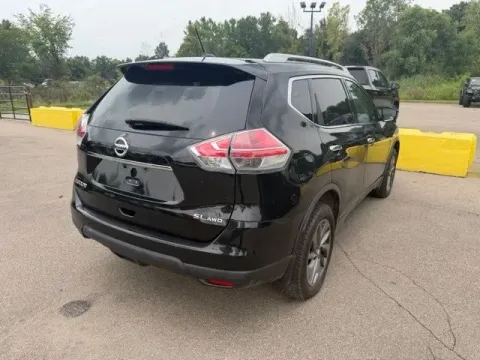 More photos of 2016 Nissan Rogue SL at Monster Motors - Jackson, MI, MI