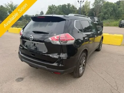 More photos of 2016 Nissan Rogue SL at Monster Motors - Jackson, MI, MI
