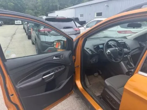 More photos of 2016 Ford Escape SE at Monster Motors - Jackson, MI, MI