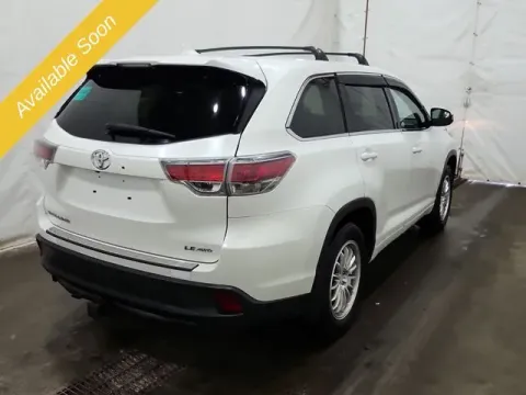 More photos of 2016 Toyota Highlander LE V6 at Monster Motors - Jackson, MI, MI