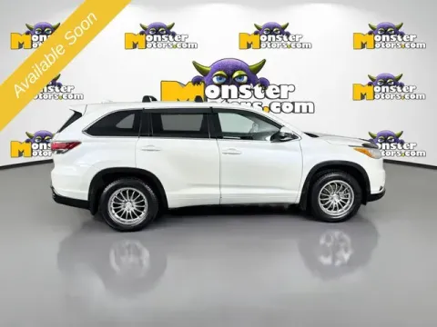 More photos of 2016 Toyota Highlander LE V6 at Monster Motors - Jackson, MI, MI