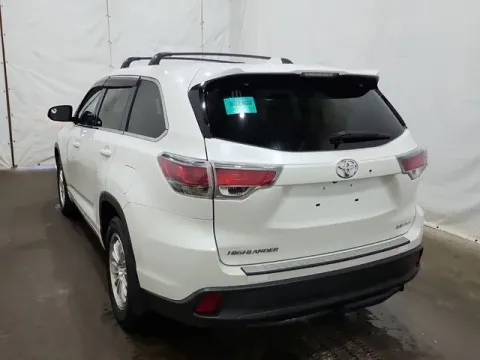 Photos of 2016 Toyota Highlander LE V6 for sale in Michigan Center, MI at Monster Motors - Jackson, MI