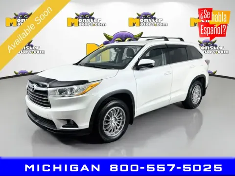 White 2016 Toyota Highlander LE V6 for sale in Michigan Center, MI