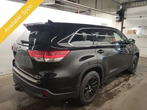 More photos of 2019 Toyota Highlander at Monster Motors - Jackson, MI, MI