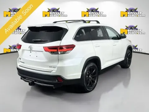More photos of 2019 Toyota Highlander LE at Monster Motors - Jackson, MI, MI