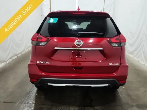 More photos of 2017 Nissan Rogue SL at Monster Motors - Jackson, MI, MI