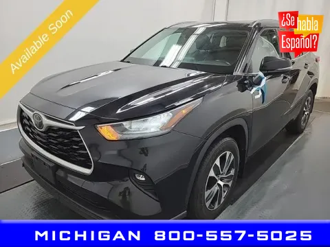 Black 2020 Toyota Highlander XLE for sale in Michigan Center, MI