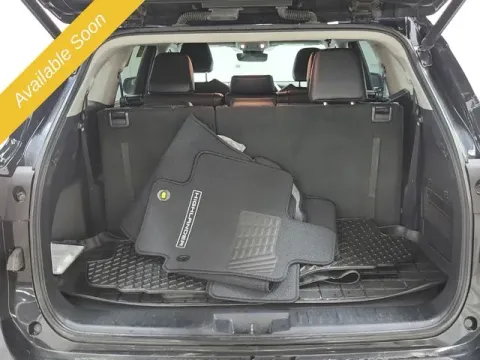 More photos of 2020 Toyota Highlander XLE at Monster Motors - Jackson, MI, MI