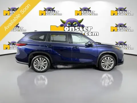 More photos of 2022 Toyota Highlander Hybrid Platinum at Monster Motors - Jackson, MI, MI