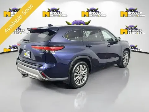 More photos of 2022 Toyota Highlander Hybrid Platinum at Monster Motors - Jackson, MI, MI