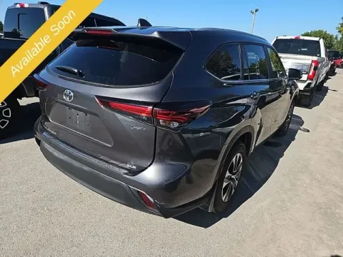 More photos of 2025 Toyota Highlander Hybrid at Monster Motors - Jackson, MI, MI