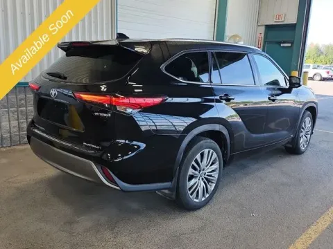 More photos of 2023 Toyota Highlander Hybrid Platinum at Monster Motors - Jackson, MI, MI