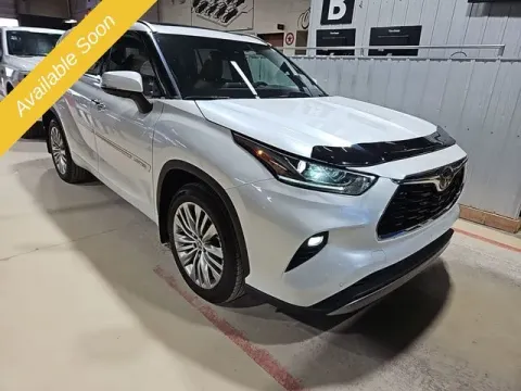 More photos of 2022 Toyota Highlander Platinum at Monster Motors - Jackson, MI, MI