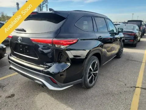 More photos of 2022 Toyota Highlander XSE at Monster Motors - Jackson, MI, MI