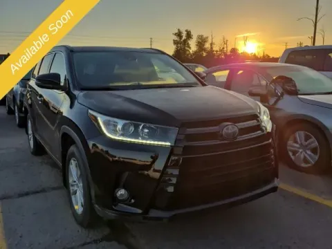 More photos of 2018 Toyota Highlander SE at Monster Motors - Jackson, MI, MI