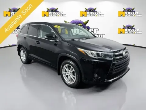 Another view of 2018 Toyota Highlander SE for sale in Michigan Center, MI at Monster Motors - Jackson, MI