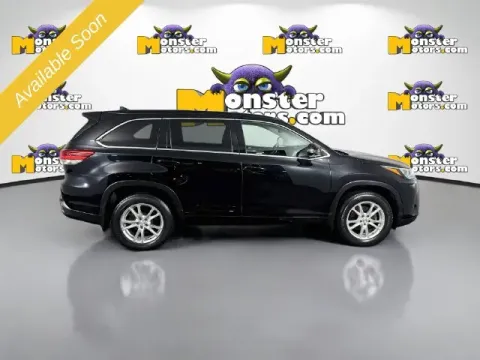 More photos of 2018 Toyota Highlander SE at Monster Motors - Jackson, MI, MI