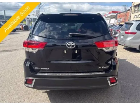 More photos of 2019 Toyota Highlander at Monster Motors - Jackson, MI, MI