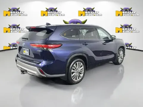 More photos of 2022 Toyota Highlander Hybrid Platinum at Monster Motors - Jackson, MI, MI