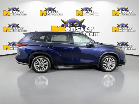 More photos of 2022 Toyota Highlander Hybrid Platinum at Monster Motors - Jackson, MI, MI