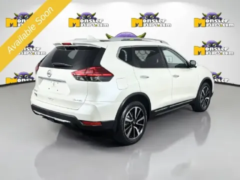 More photos of 2017 Nissan Rogue SL at Monster Motors - Jackson, MI, MI