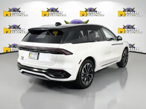 More photos of 2024 Lincoln Nautilus Reserve at Monster Motors - Jackson, MI, MI