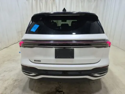 More photos of 2024 Lincoln Nautilus Reserve at Monster Motors - Jackson, MI, MI