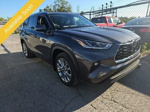More photos of 2022 Toyota Highlander Limited at Monster Motors - Jackson, MI, MI