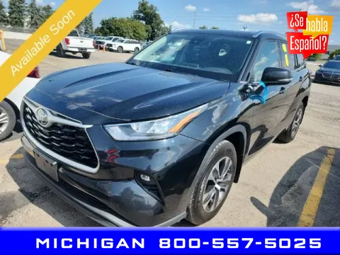 Black 2021 Toyota Highlander XLE for sale in Michigan Center, MI