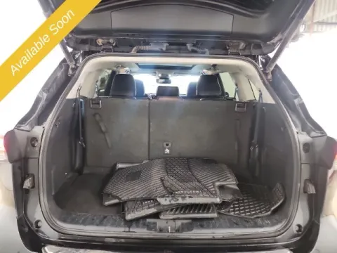More photos of 2022 Toyota Highlander Limited at Monster Motors - Jackson, MI, MI