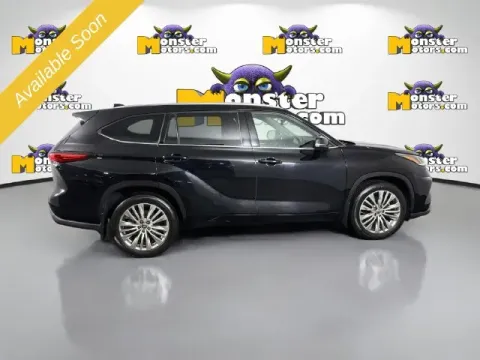 More photos of 2022 Toyota Highlander Platinum at Monster Motors - Jackson, MI, MI