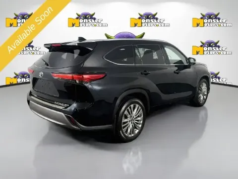 More photos of 2022 Toyota Highlander Platinum at Monster Motors - Jackson, MI, MI