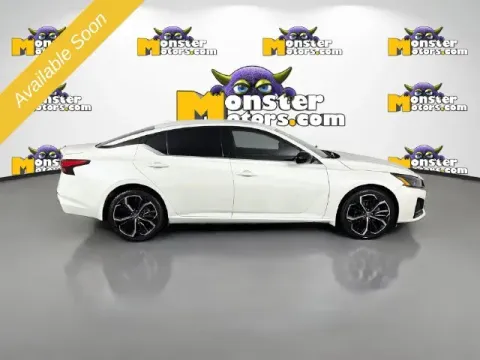 More photos of 2023 Nissan Altima 2.5 SR at Monster Motors - Jackson, MI, MI