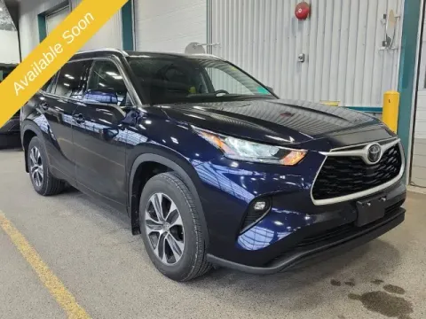 More photos of 2020 Toyota Highlander XLE at Monster Motors - Jackson, MI, MI