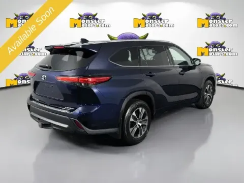 More photos of 2020 Toyota Highlander XLE at Monster Motors - Jackson, MI, MI