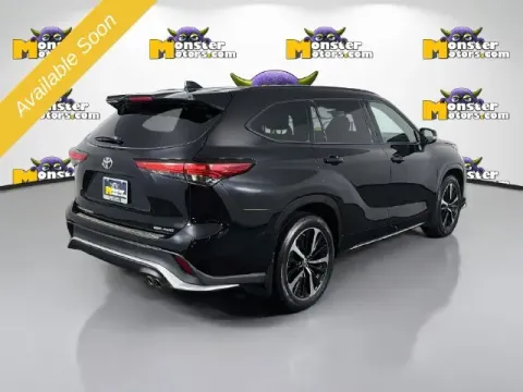 More photos of 2022 Toyota Highlander XSE at Monster Motors - Jackson, MI, MI