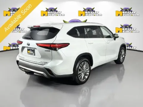 More photos of 2022 Toyota Highlander Hybrid Platinum at Monster Motors - Jackson, MI, MI