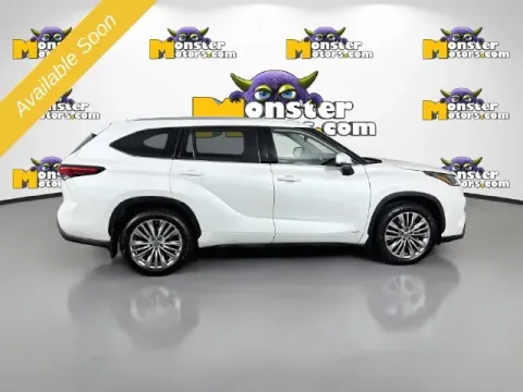 More photos of 2022 Toyota Highlander Hybrid Platinum at Monster Motors - Jackson, MI, MI