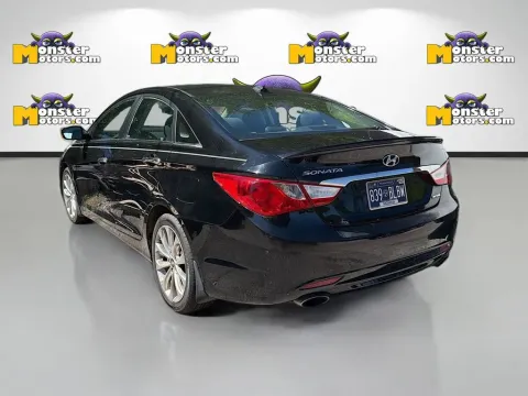 More photos of 2013 Hyundai Sonata SE at Monster Motors - Knoxville, TN, TN