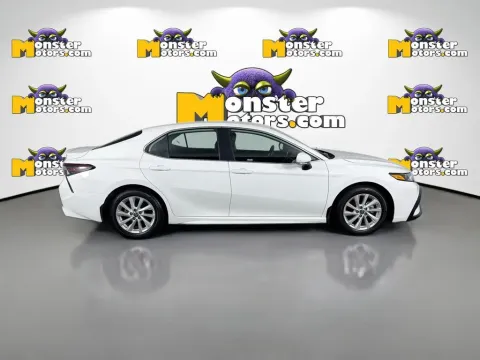 More photos of 2024 Toyota Camry SE at Monster Motors - Knoxville, TN, TN