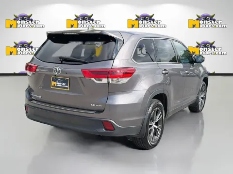 More photos of 2019 Toyota Highlander LE at Monster Motors - Knoxville, TN, TN