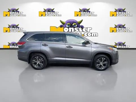 More photos of 2019 Toyota Highlander LE at Monster Motors - Knoxville, TN, TN