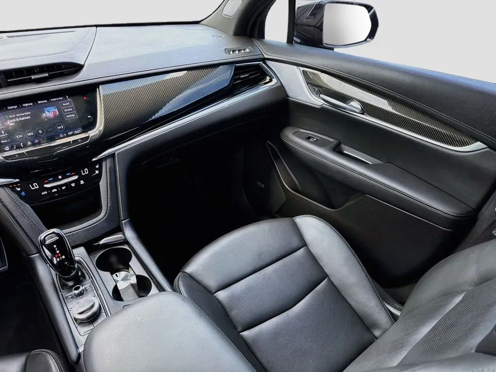 2023 Cadillac XT6 Sport - Photo 28