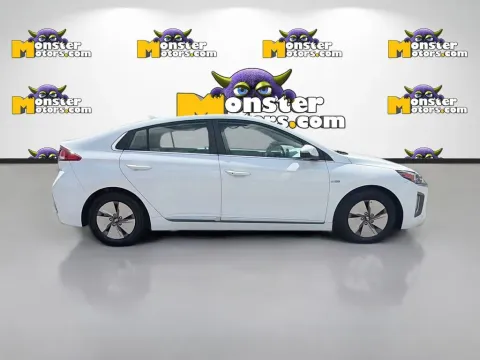 More photos of 2020 Hyundai Ioniq Hybrid SE at Monster Motors - Knoxville, TN, TN