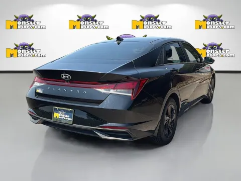 More photos of 2022 Hyundai Elantra SEL at Monster Motors - Knoxville, TN, TN